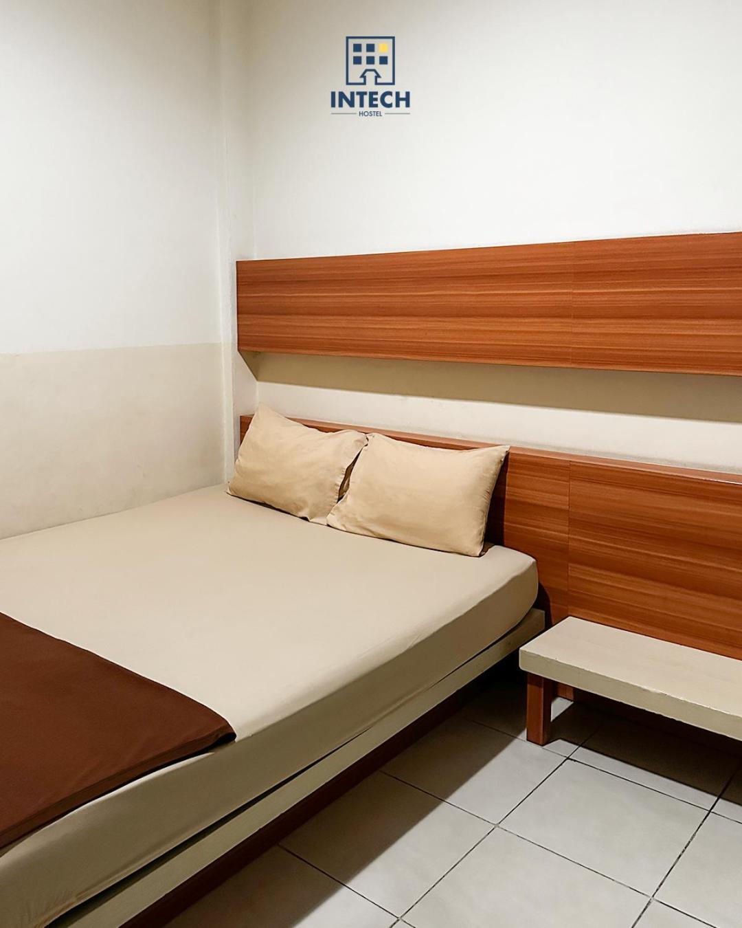 Intech Hostel Bandung Esterno foto